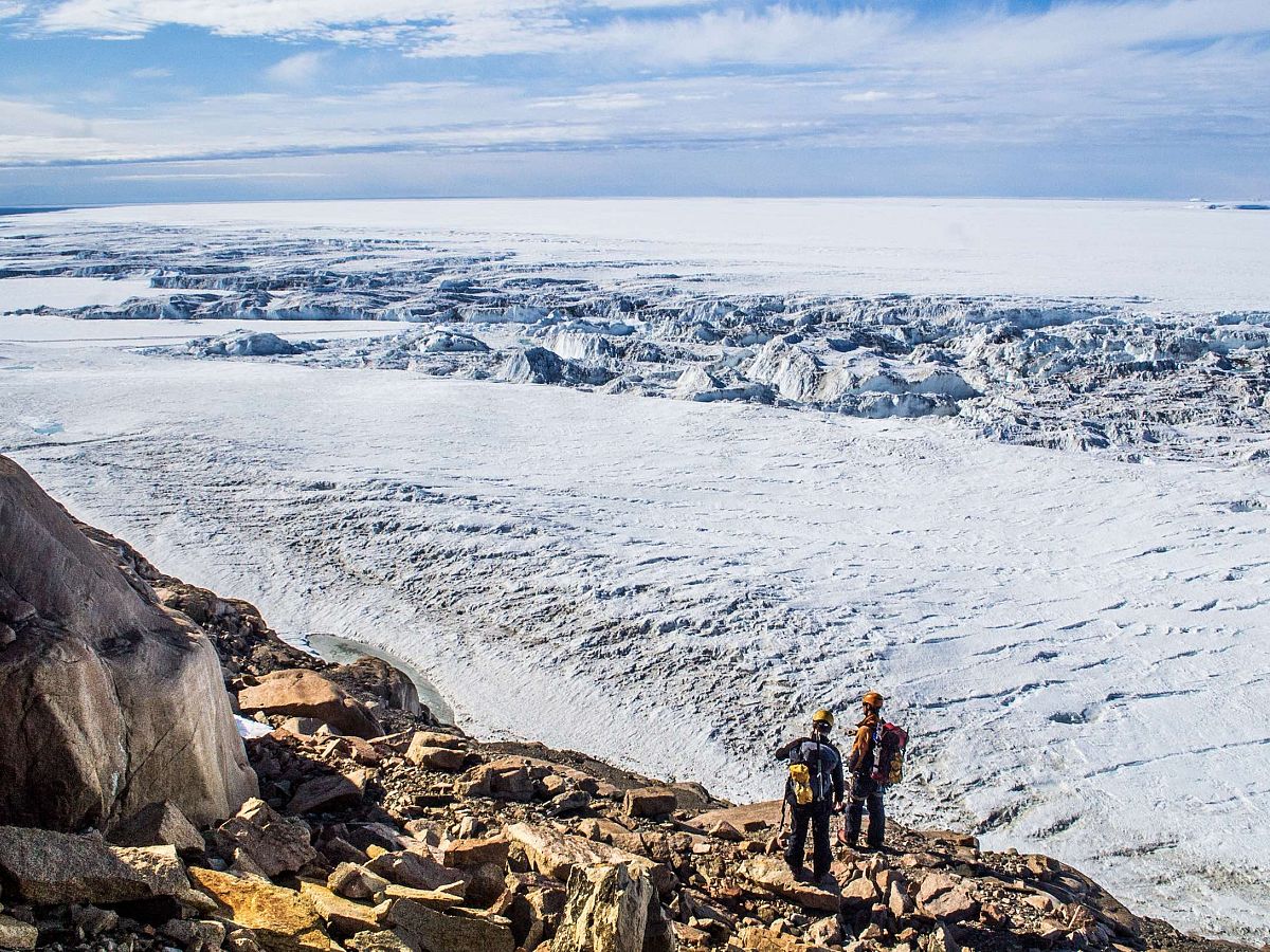 Scientists overlooking the edge of Mawson Glacier, East Antarctica (photograph: Richard Jones)
